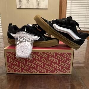 Vans Men's Sz 6-7.5 W Knu Skool Black White Gum VN0009QCB9M Chunky Skate Shoe